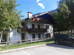 Отель Spazioso Appartamento a Pinzolo - Sci - Sole Relax  Пинцоло